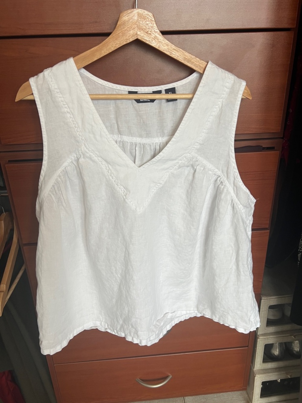 Lands’ End 100% linen tank top